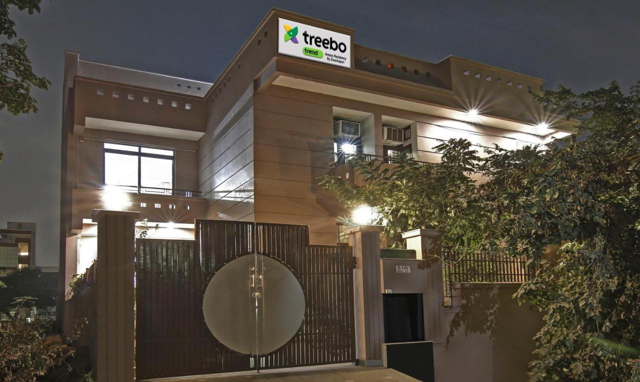 Отель Treebo Trend Amexx Golf Course Road Гургаон Экстерьер фото